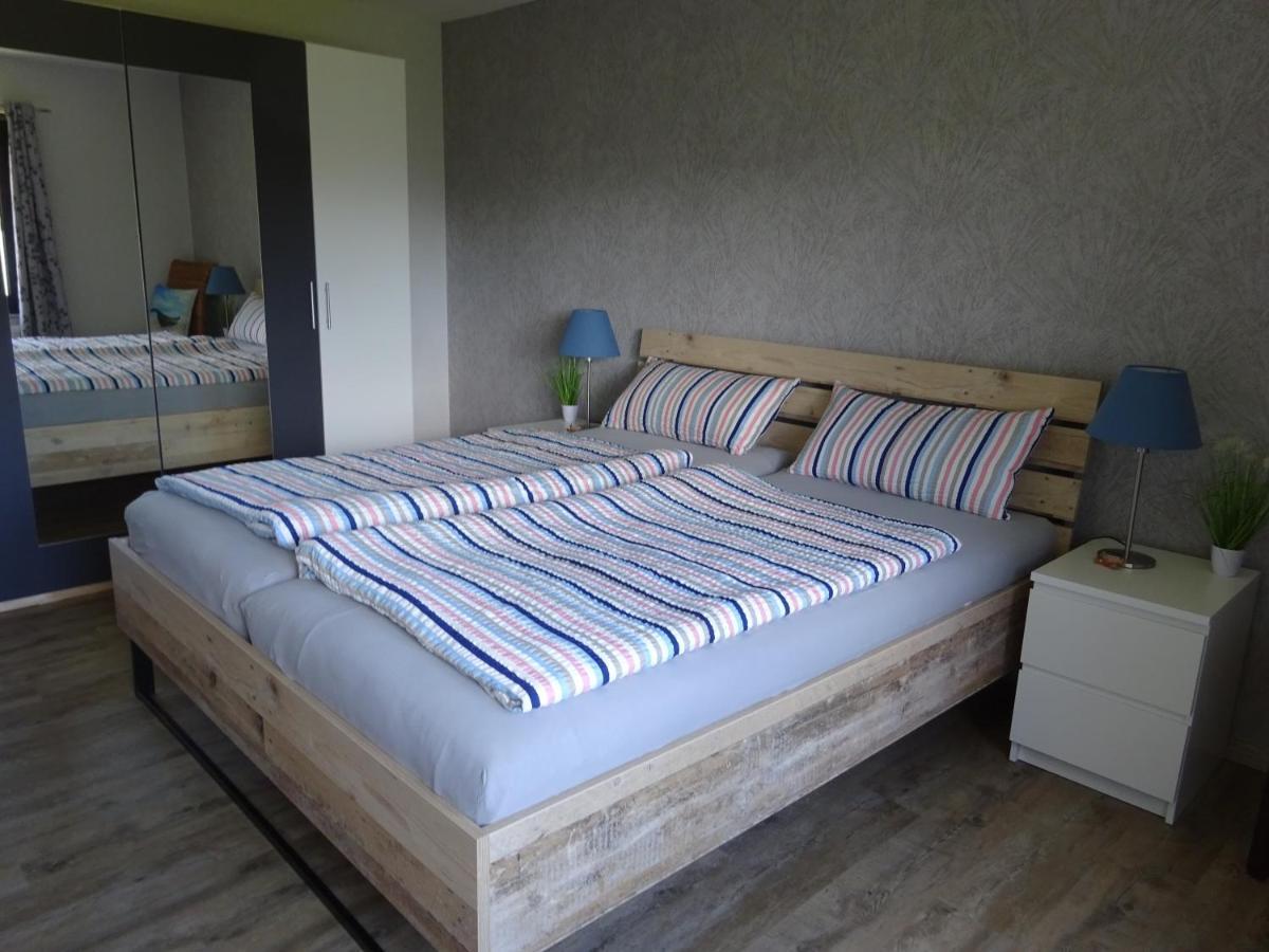 Ferienwohnung Schwiemann, Erdgeschoss Cadenberge Esterno foto