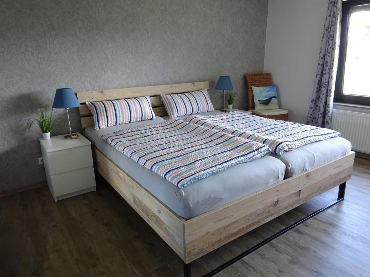 Ferienwohnung Schwiemann, Erdgeschoss Cadenberge Esterno foto